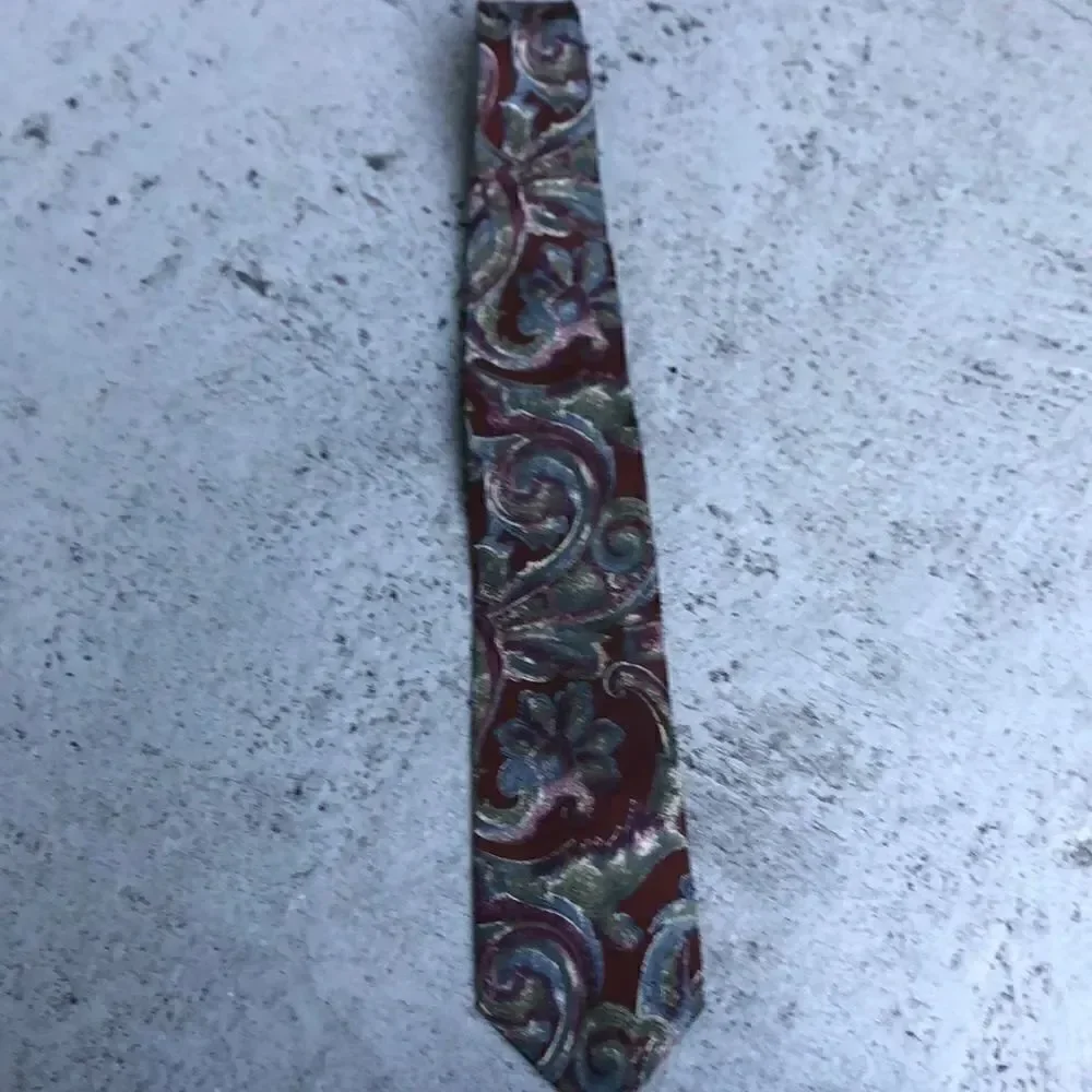 Beautiful Vintage Tie